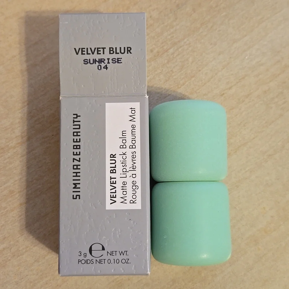 Mint Green Lipstick Stick in Soft Pink - Unbranded